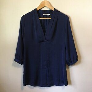 Flowing Pleated V-Neck 3/4 Sleeve Tunic Style Dark Navy Blouse